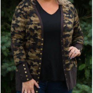 Camouflaged Snap Women's Cardigan